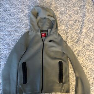 Nike Tech Light Green/Gray Sweatshirt
